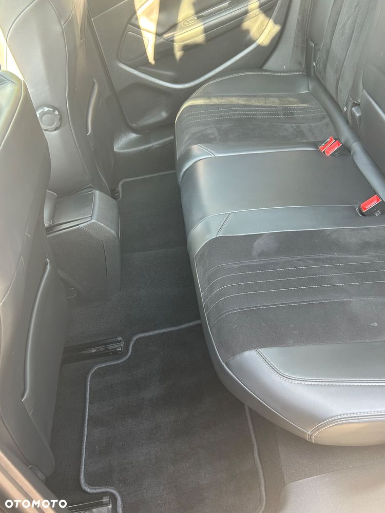 Peugeot 308 - 8
