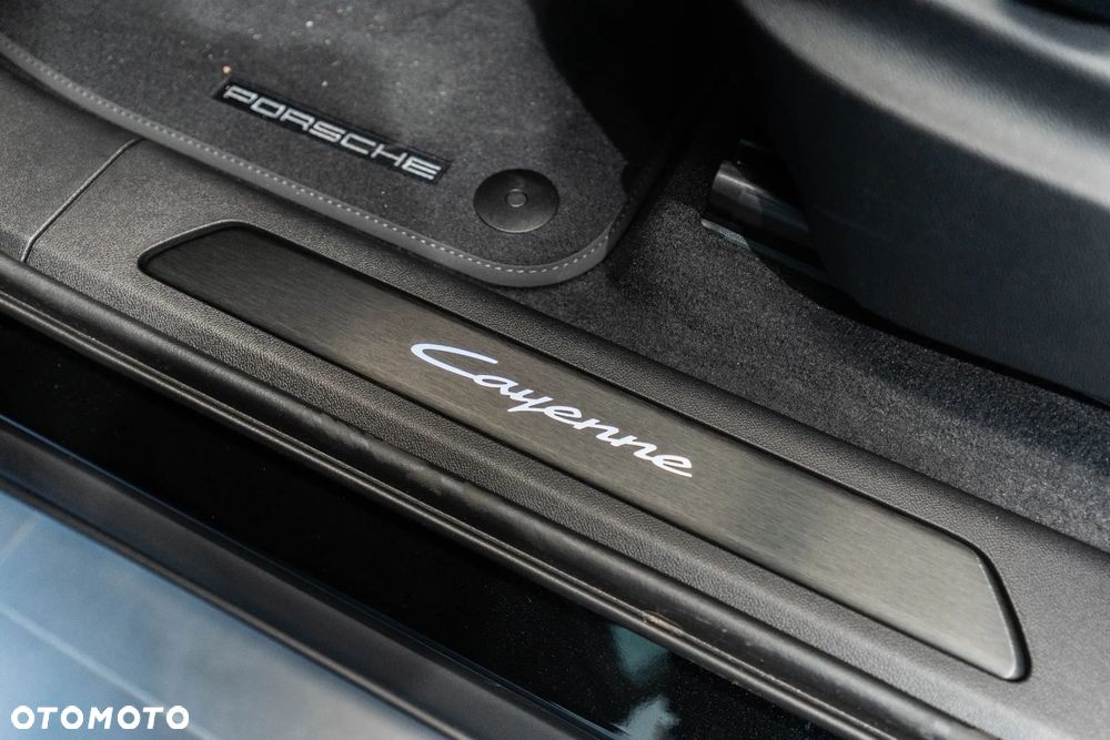 Porsche Cayenne Black Edition - 36