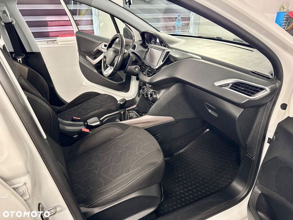 Peugeot 2008 - 11
