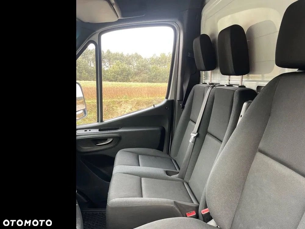 Mercedes-Benz Sprinter - 5