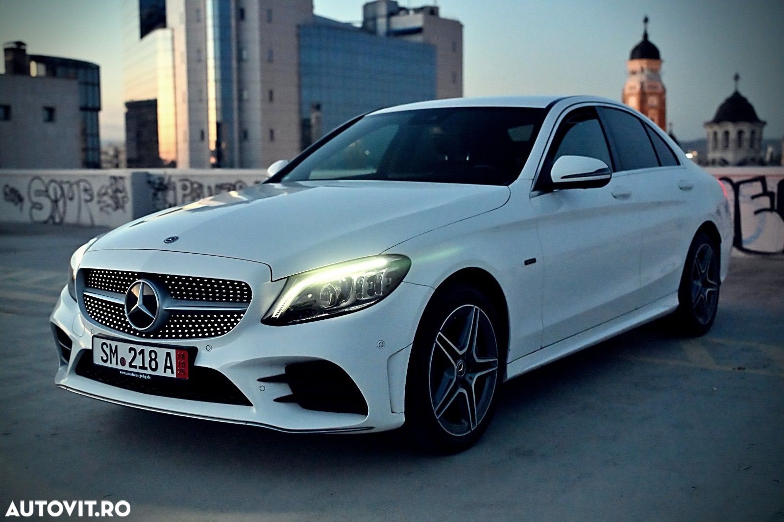 Mercedes-Benz C 300 e 4Matic 9G-TRONIC AMG Line - 1