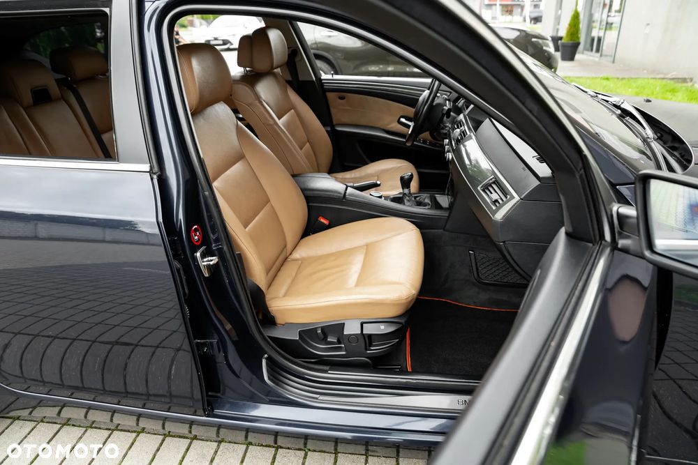 BMW Seria 5 525xi Edition Exclusive - 20