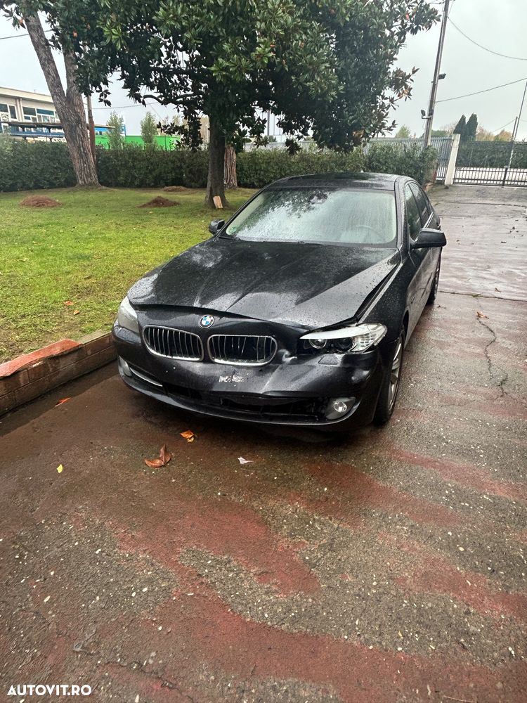 BMW Seria 5 535d xDrive - 11