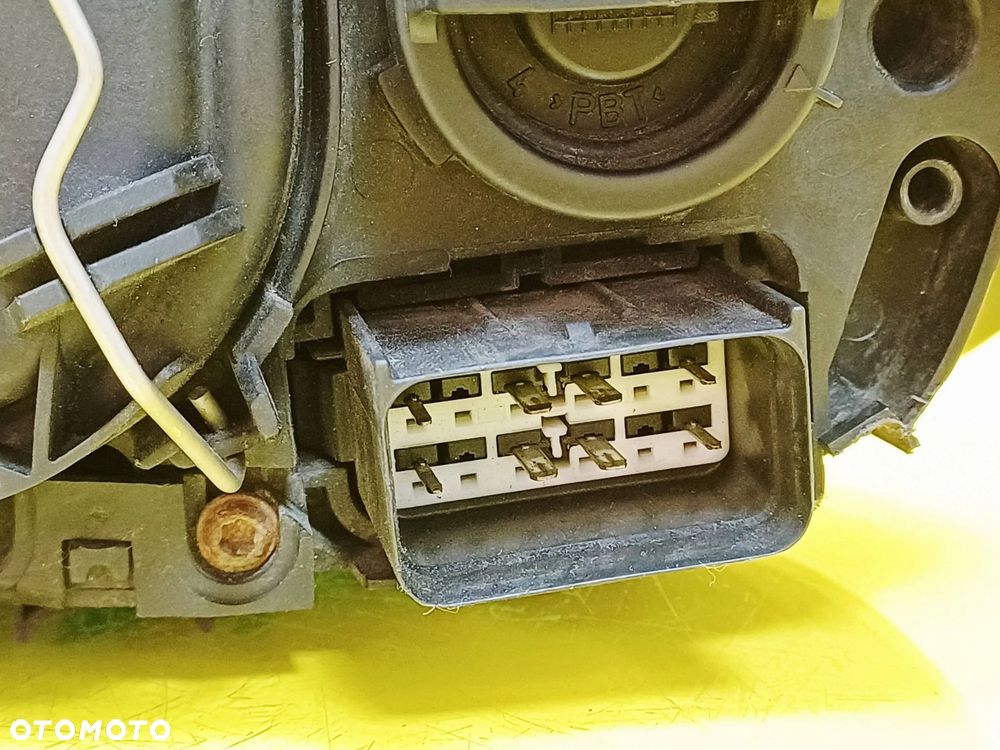 REFLEKTOR LAMPA SOCZEWKA PRAWY PRZÓD VOLVO V50 I 30698886 NR104 - 9