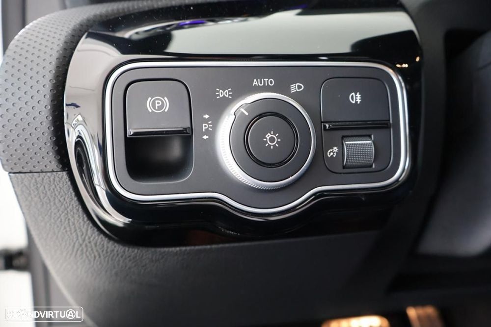 Mercedes-Benz A 250 e 8G-DCT AMG Line Advanced Plus - 35