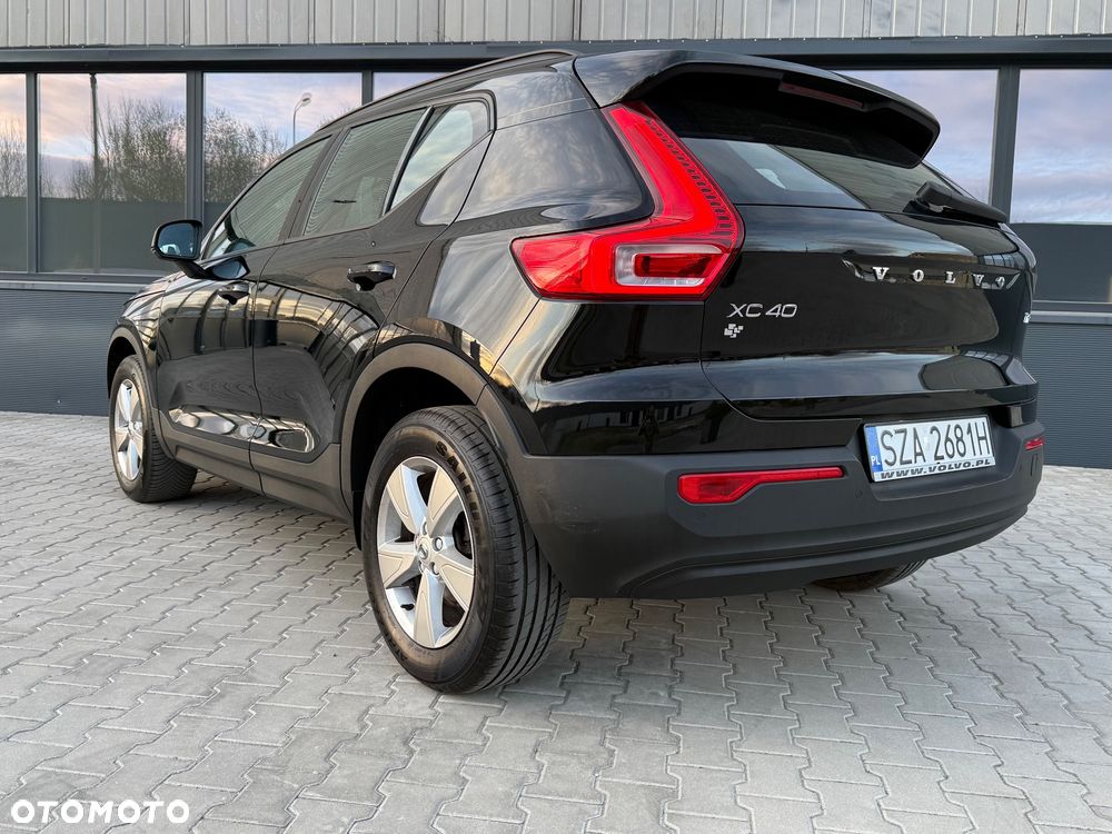 Volvo XC 40 T2 Momentum Core - 2