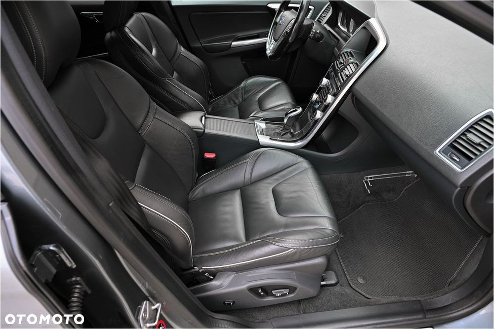 Volvo XC 60 D4 Drive-E R-Design Momentum - 19