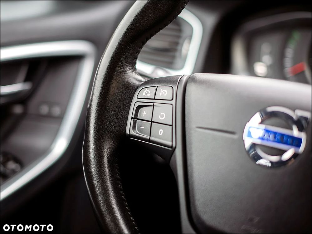 Volvo V60 Cross Country - 17