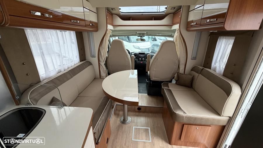 Fleurette Magister 74 LMF c.central e basculante - 26