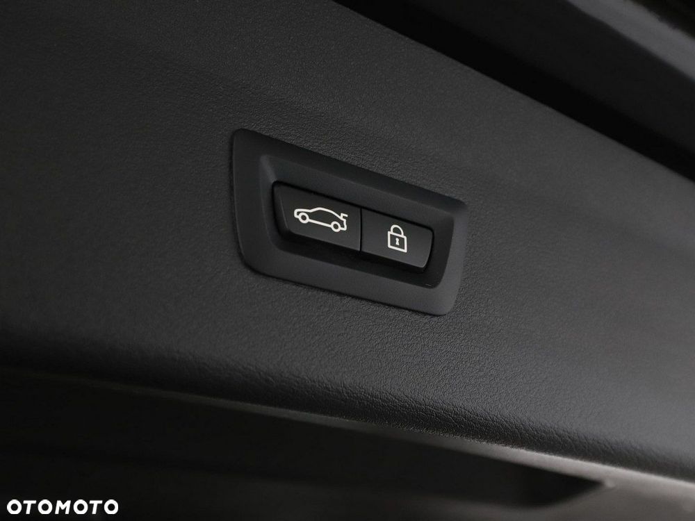 BMW X1 sDrive18d xLine - 39