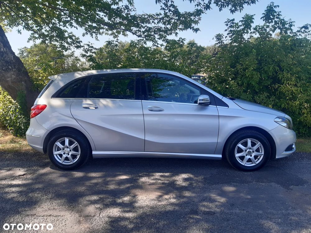 Mercedes-Benz Klasa B 180 Edition - 4