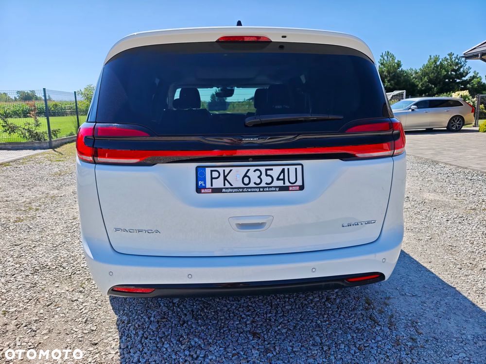 Chrysler Pacifica - 4