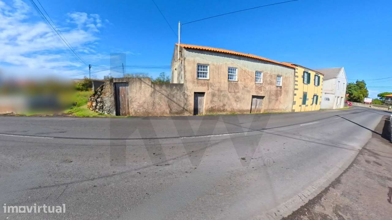 Moradia T3 para Reabilitar na Madalena do Pico - Grande imagem: 2/19