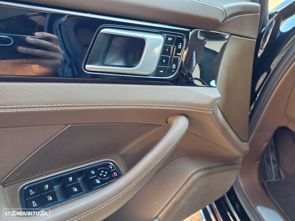 Porsche Panamera - 12
