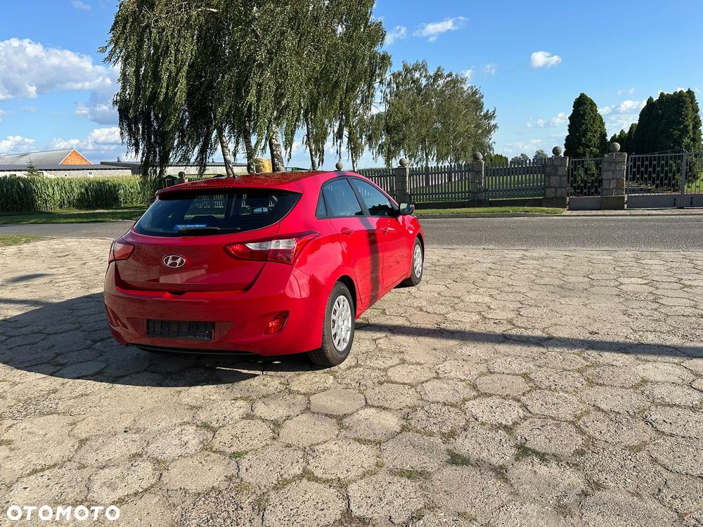Hyundai i30 blue 1.4 Classic - 2