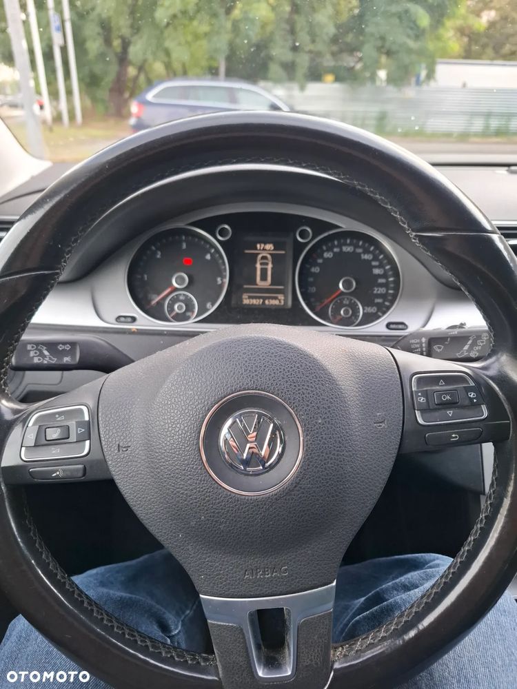 Volkswagen Passat 1.6 TDI Trendline - 5