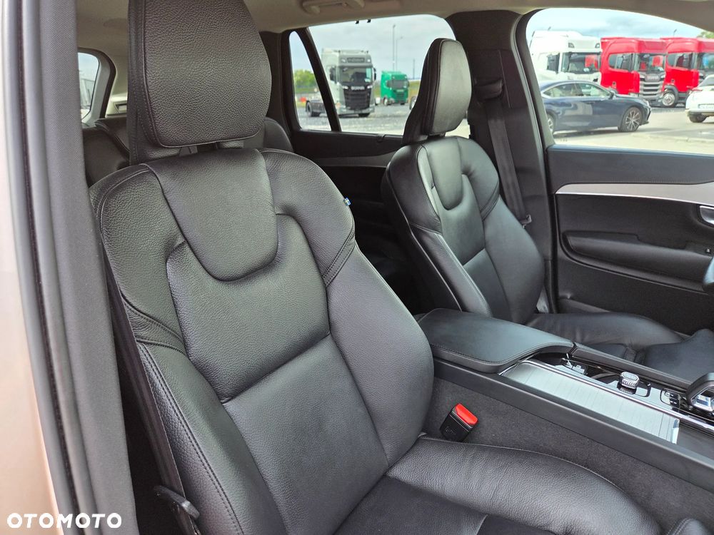 Volvo XC 90 B5 D AWD Plus Bright - 21
