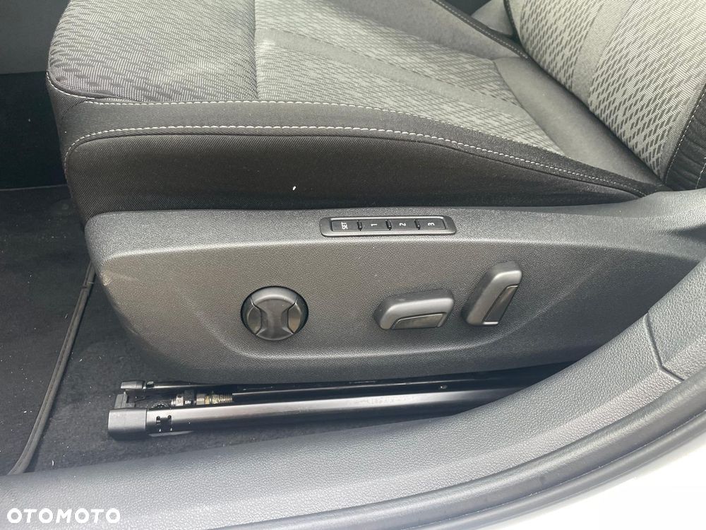 Skoda Octavia 2.0 TDI Ambition DSG - 10