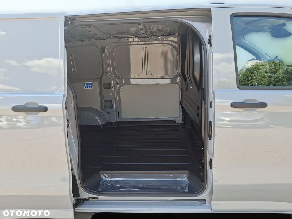 Volkswagen Transporter Furgon 2.0 TDI 150 KM manual - 38