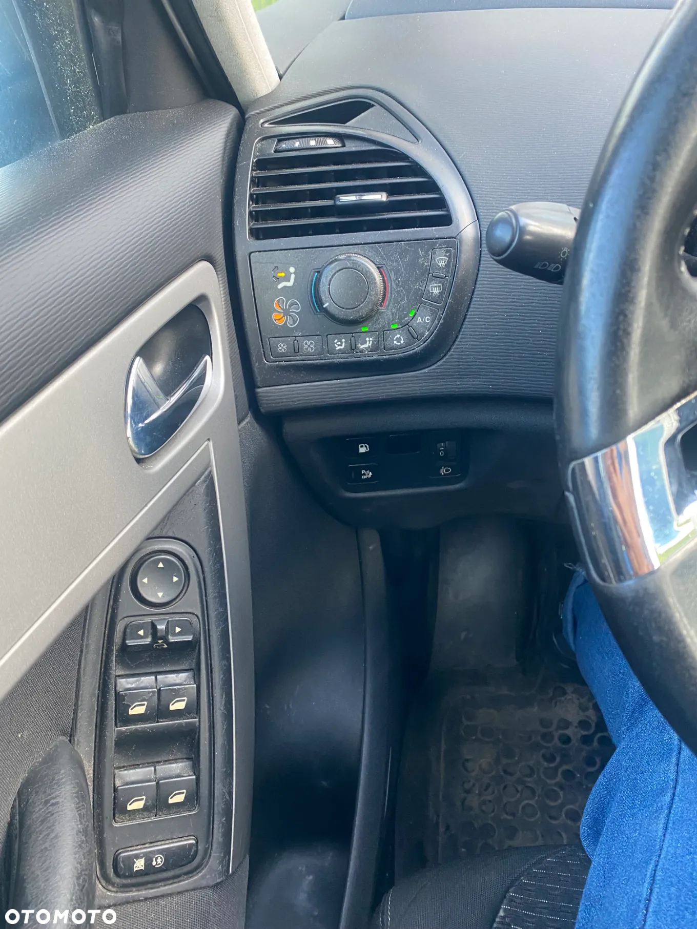 Citroën C4 Picasso 1.6 HDi FAP 7-Sitzer Confort - 4