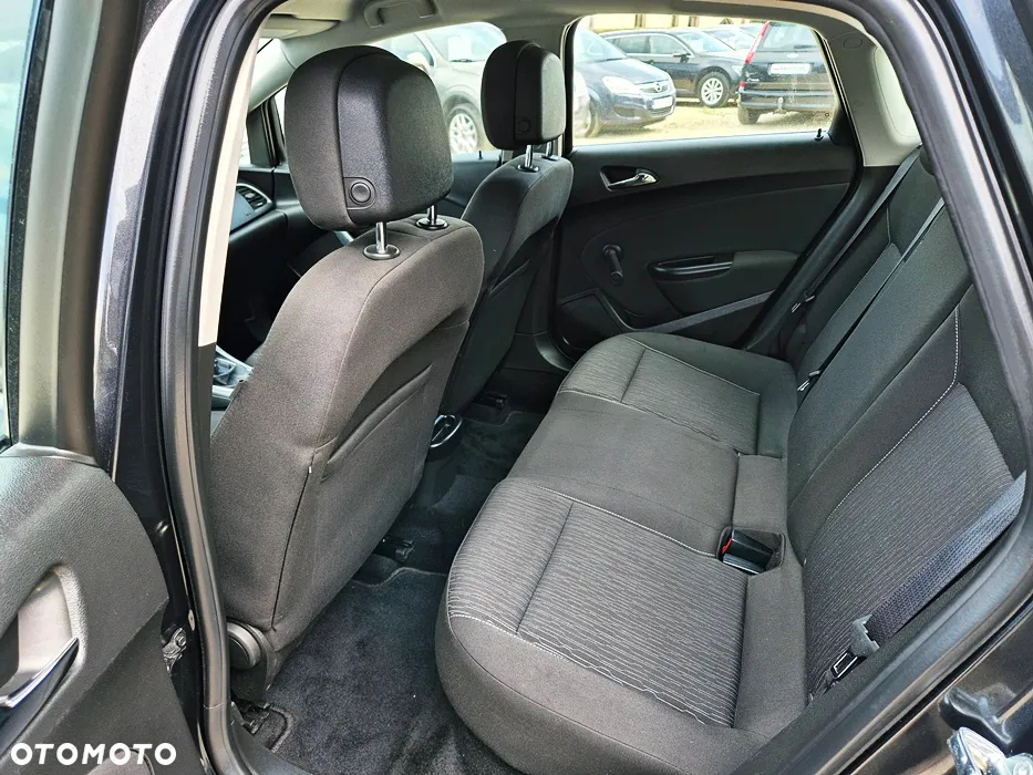Opel Astra IV 1.4 T Business EU6 - 33