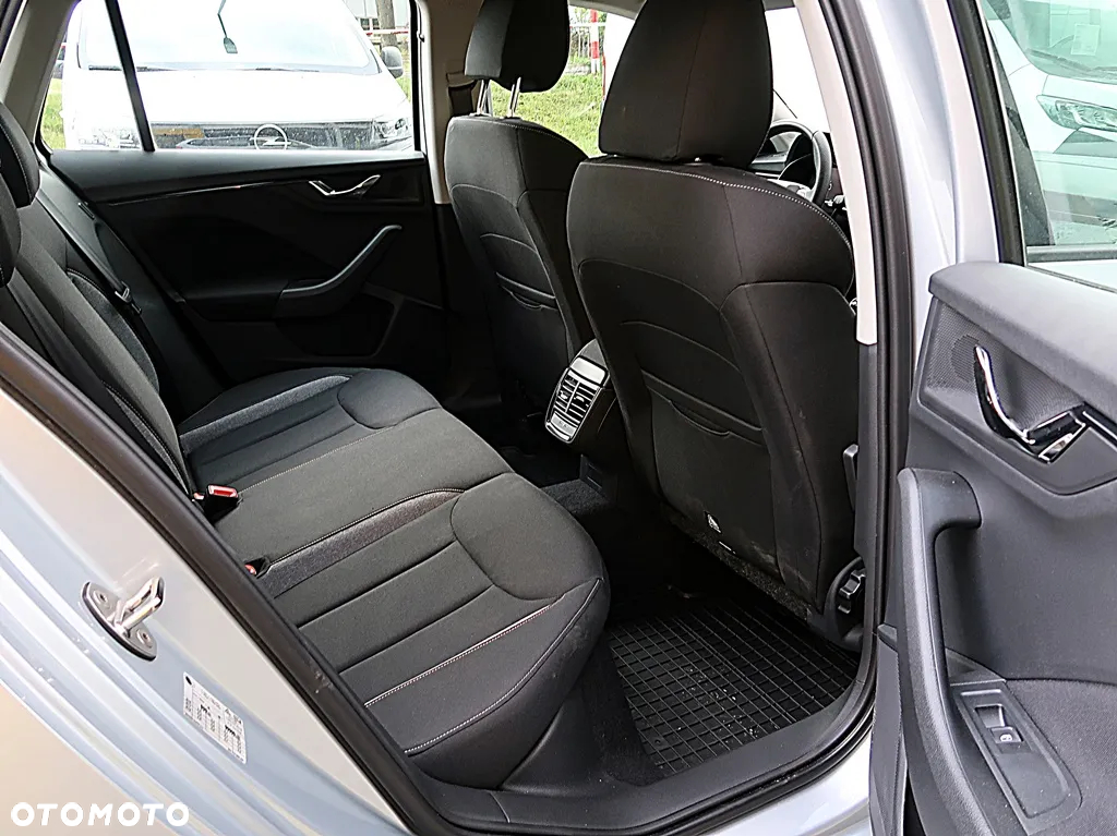 Skoda Kamiq 1.5 TSI Style DSG - 7