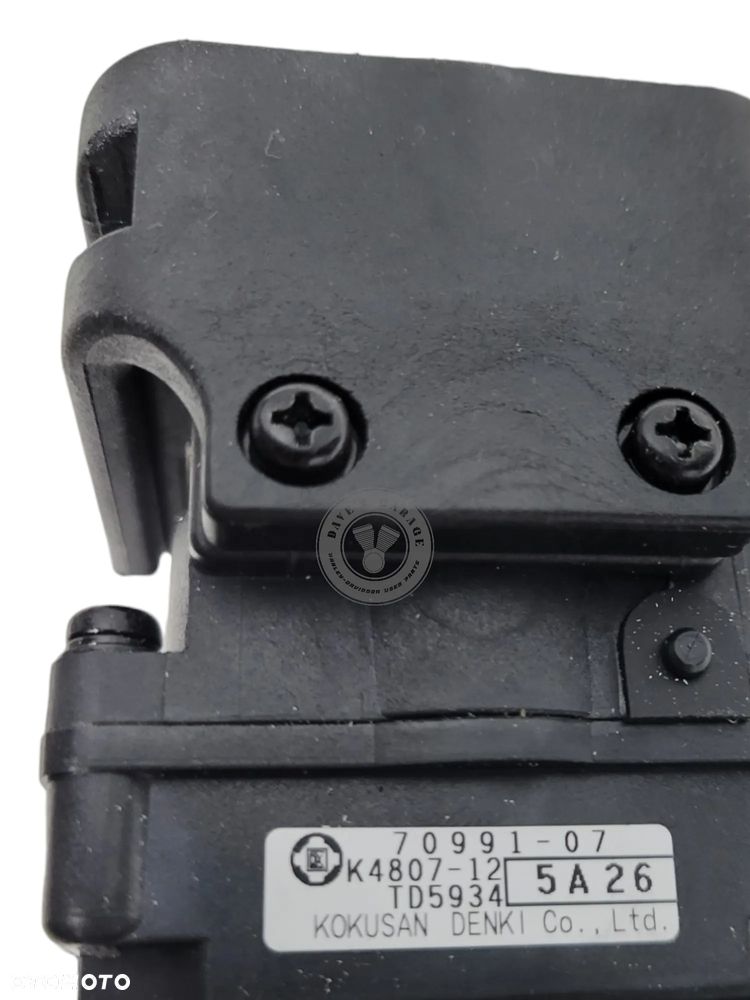 Silniczek wydechu Harley Davidson Softail Dyna 70991-07 - 5