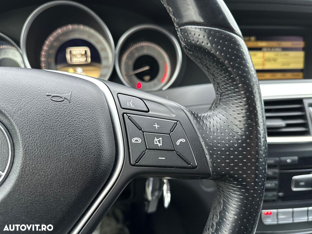 Mercedes-Benz C 180 CGI BlueEFFICIENCY - 23