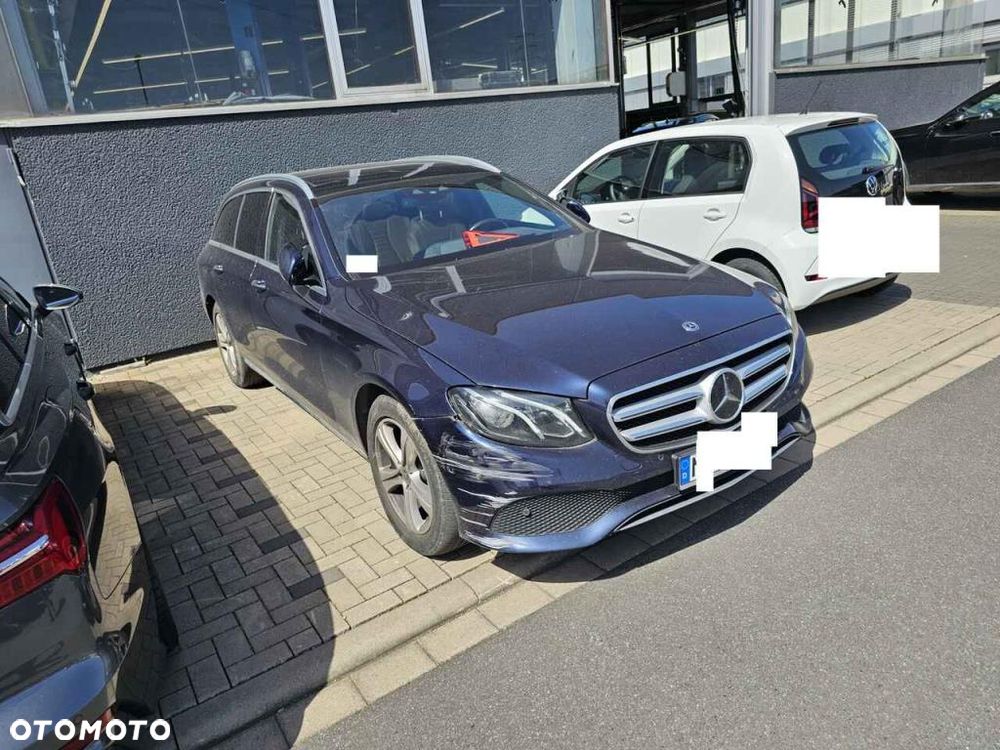 Mercedes-Benz Klasa E 220 d 4Matic 9G-TRONIC Avantgarde - 6