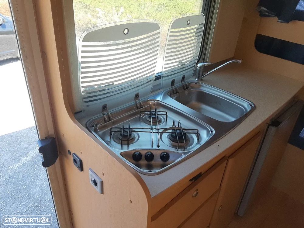 Ford Transit 2.2 TDCI - ROLLER TEAM ZEFIRO 291 TL - 4 LUGARES - 6 DORMIDAS - 32