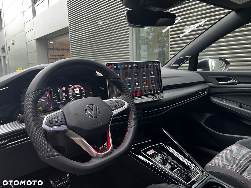 Volkswagen Golf - 10