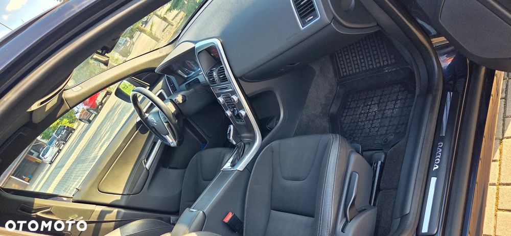 Volvo XC 60 D4 Geartronic Momentum - 12