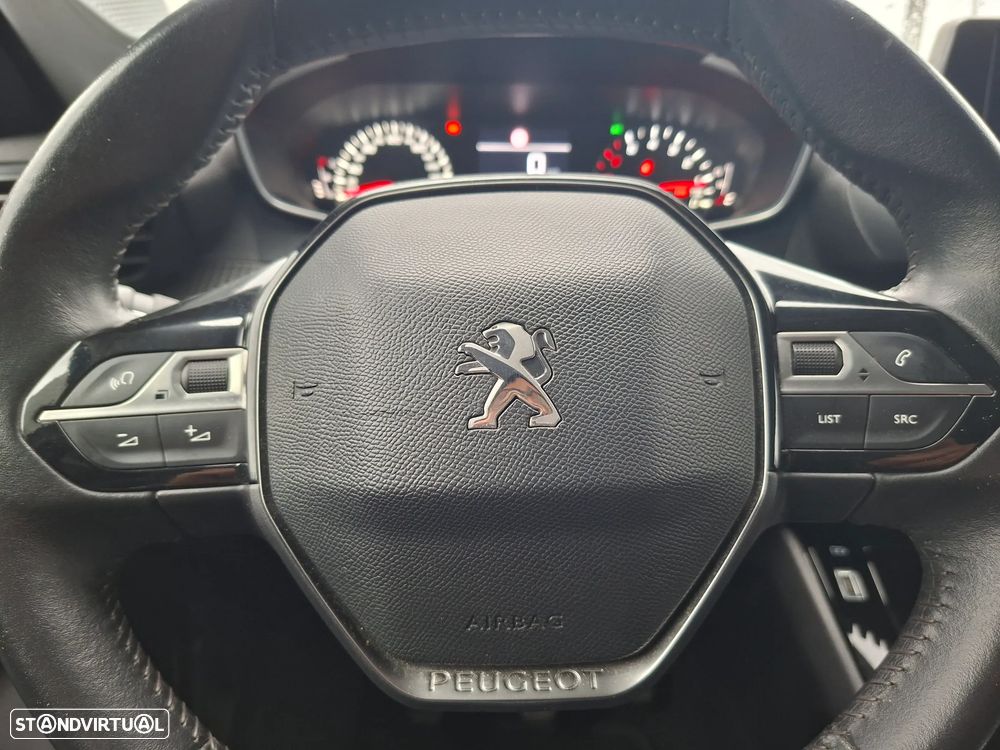Peugeot 208 - 26