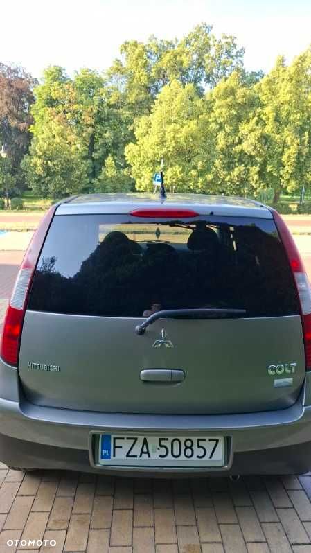 Mitsubishi Colt - 4
