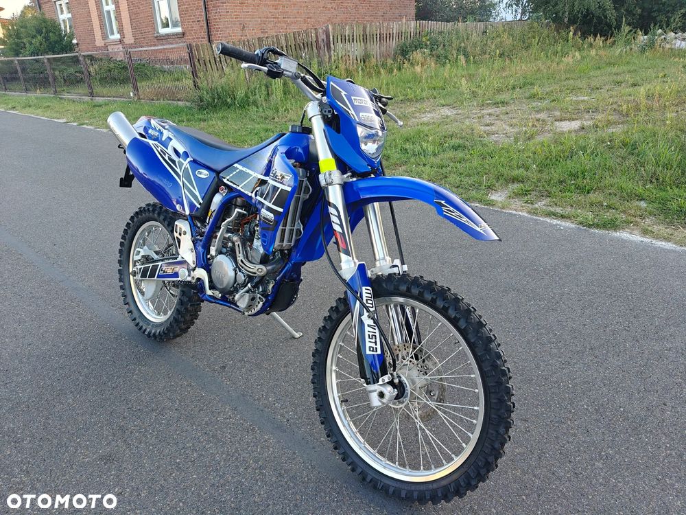 Yamaha WR - 9