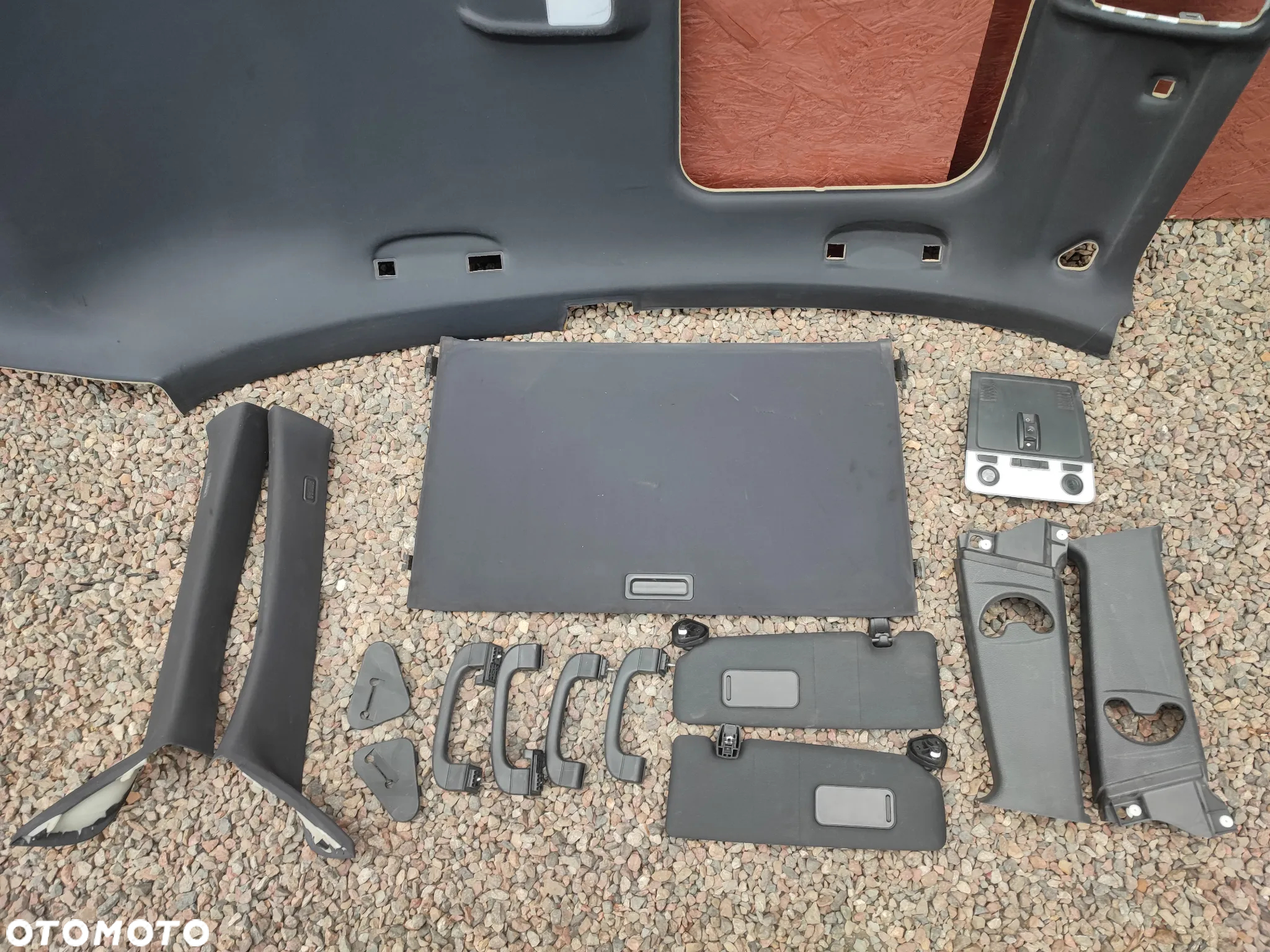 BMW E81 ORYGINALNA KOMPLETNA PODSUFITKA M-PAKIET POD SZYBERDACH / CZARNA PODSUFITKA + SŁONECZKA  + RĄCZKI ITP. O NR.  51 44 9 136 327 /  51 44 9 136 330 / 51 16 7 252 503 / 51 16 7 252 504 OEM W DOBRYM STANIE - 4