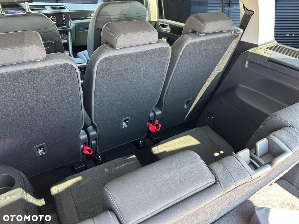 Volkswagen Touran - 27