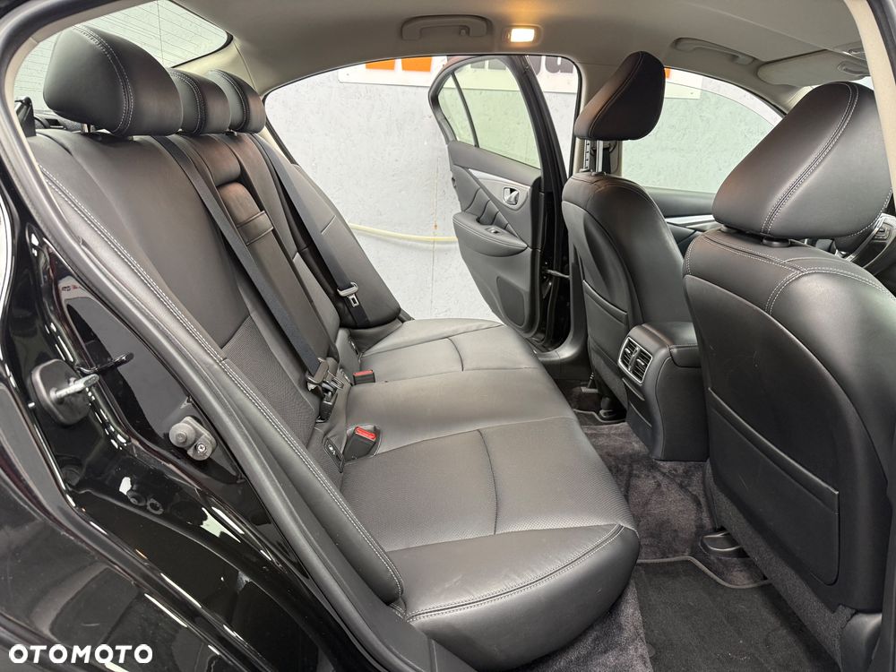 Infiniti Q50 - 8