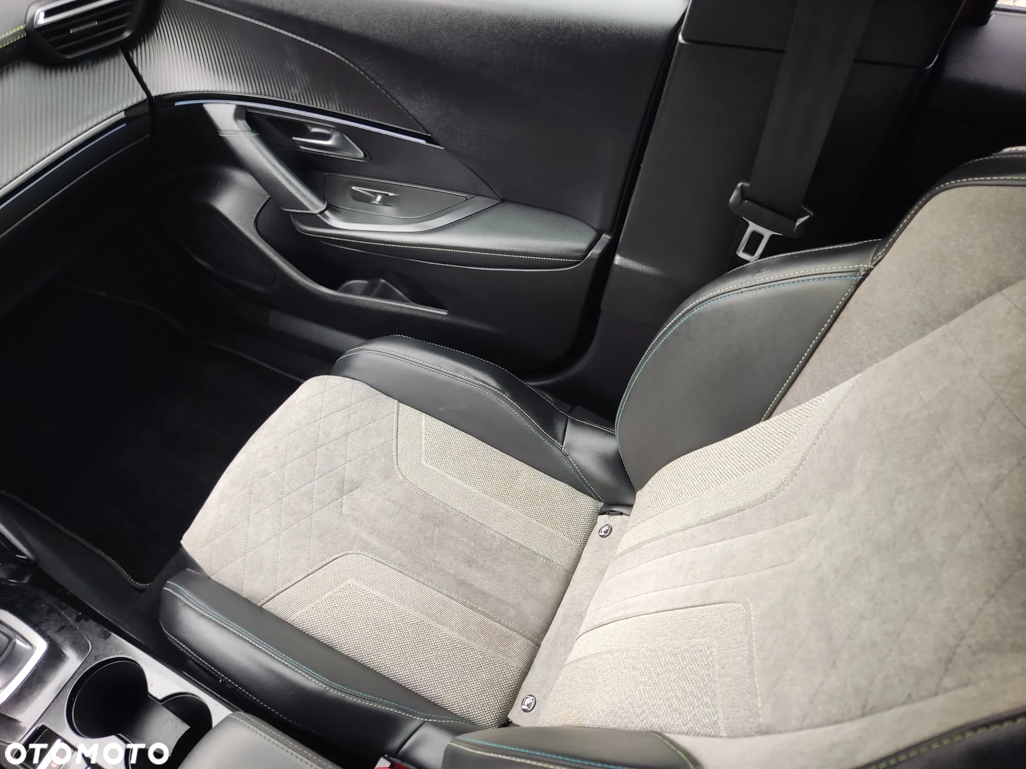 Peugeot 208 e-208 GT Line - 19