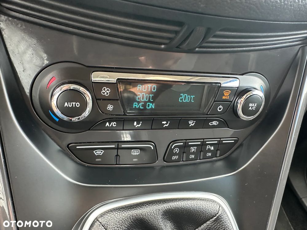 Ford Kuga 2.0 TDCi 2x4 Titanium - 26