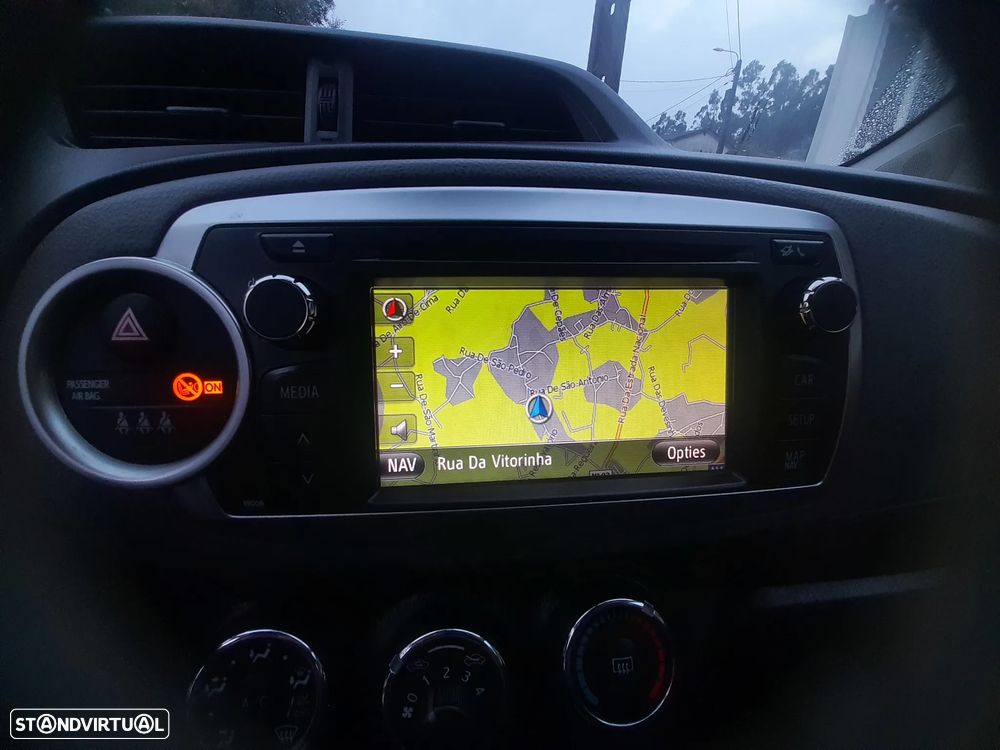 Toyota Yaris 1.4 D-4D Trend+Navi - 6