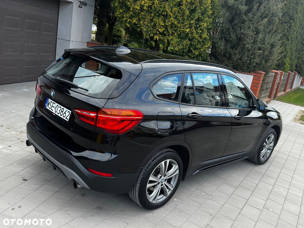 BMW X1 xDrive20i Sport Line - 11