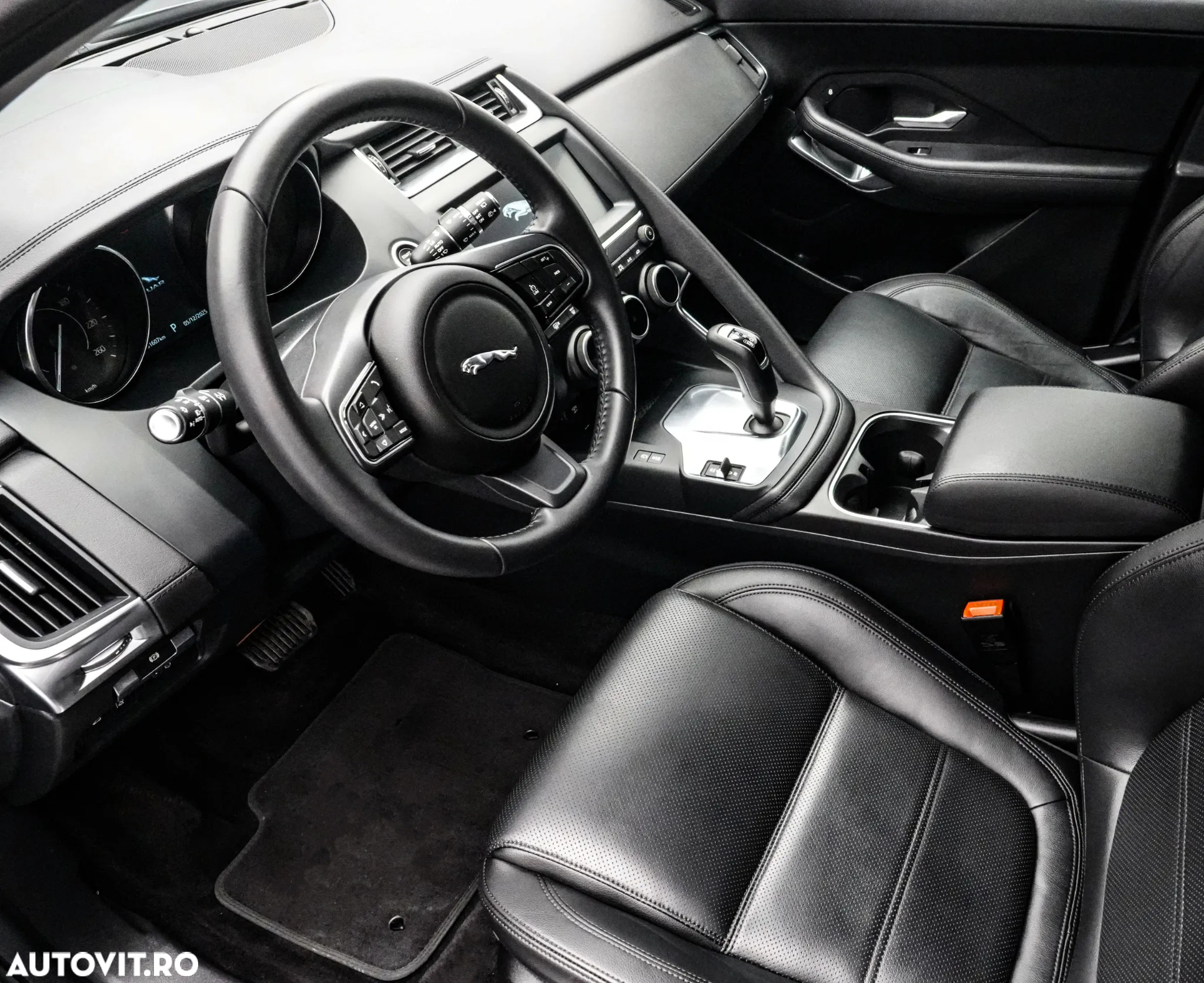 Jaguar E-Pace D150 AWD S - 12