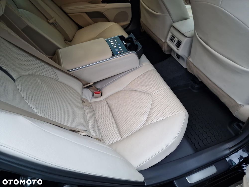 Toyota Camry 2.5 Hybrid Executive CVT - 14