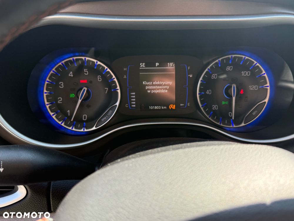 Chrysler Pacifica - 26