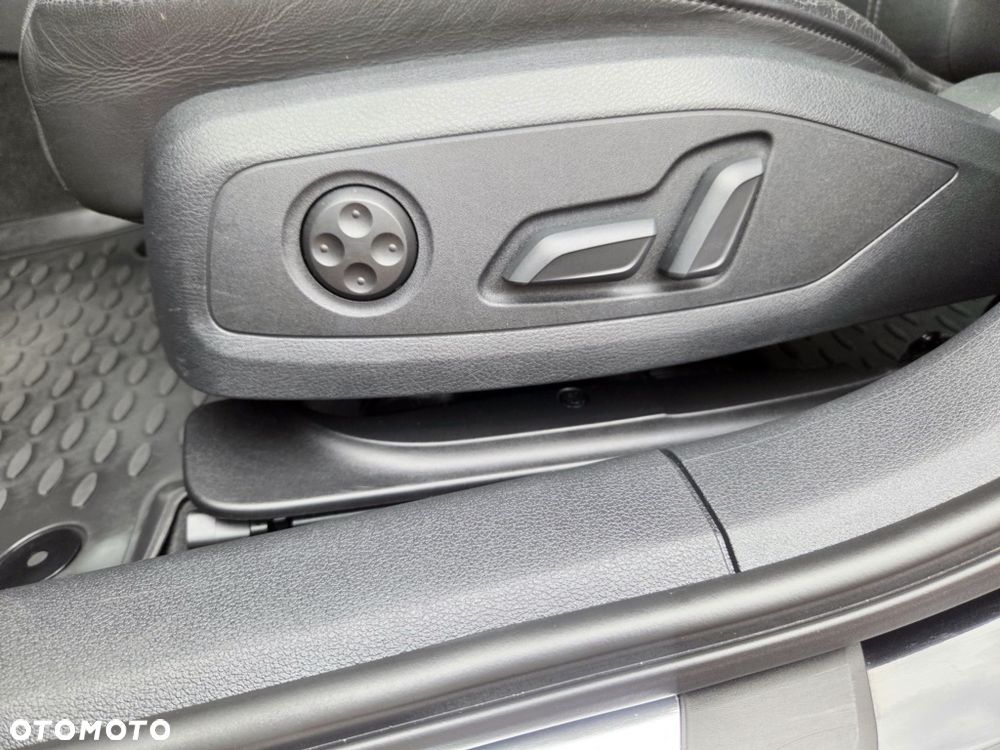 Audi A4 Avant 40 TDI S tronic - 17