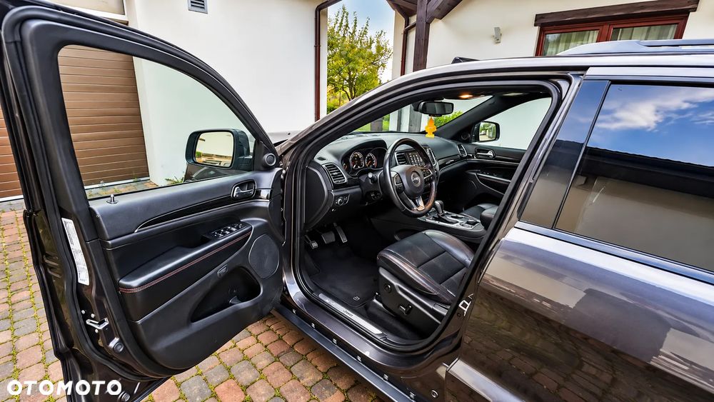 Jeep Grand Cherokee - 21