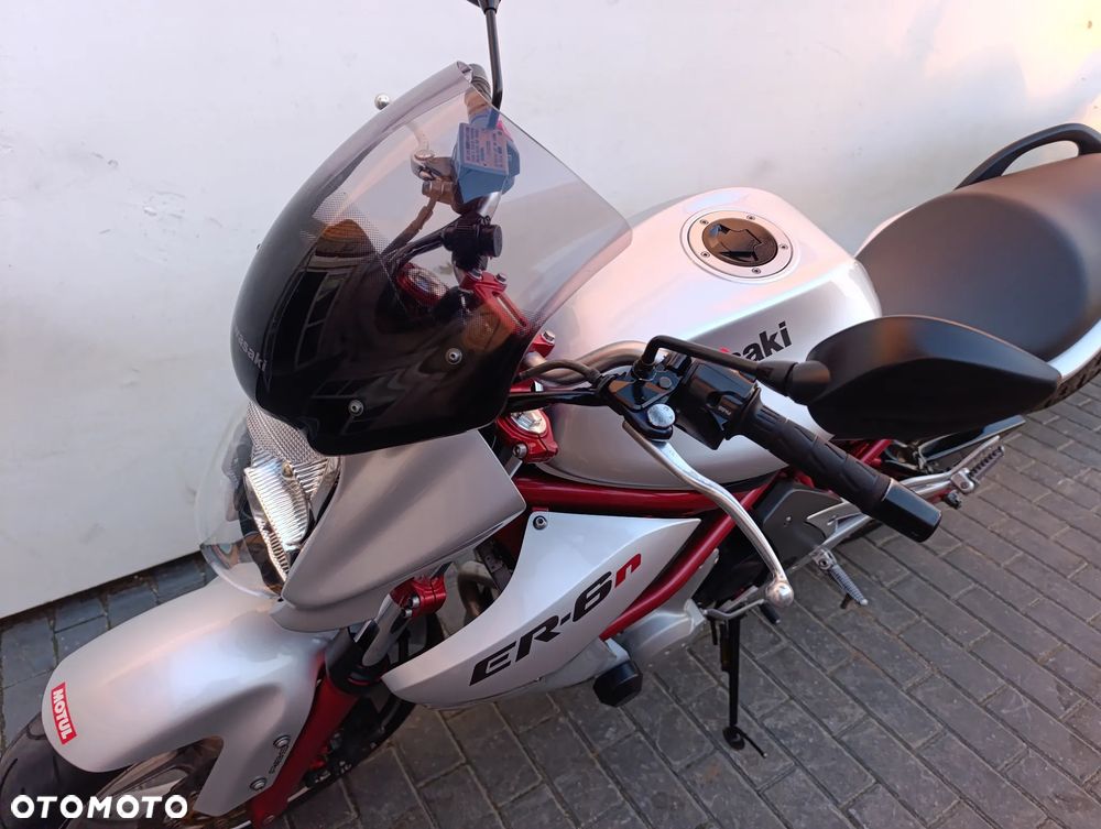 Kawasaki ER - 11