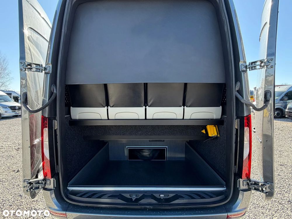 Mercedes-Benz Sprinter 519 - 9