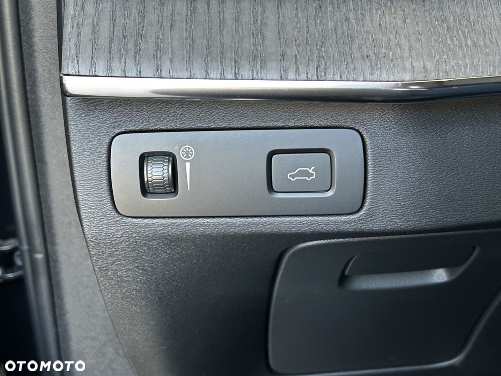 Volvo XC 90 - 20